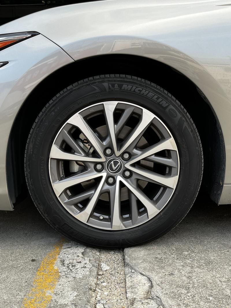 Lexus ES, 2023 — фото 10 из 12