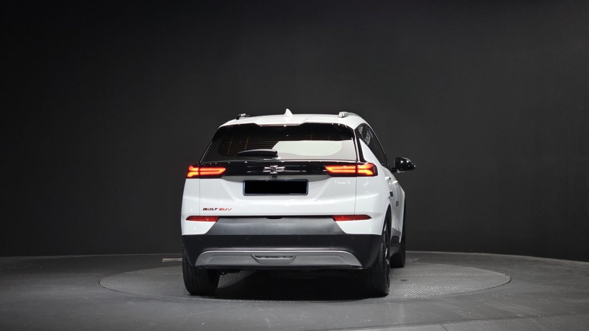 Chevrolet Bolt EUV, 2023 — фото 4 из 12