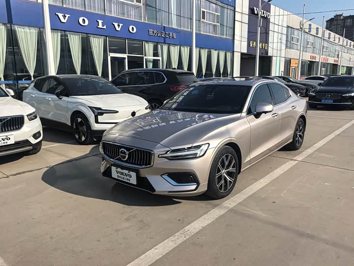 Volvo S60, 2023 — купить в Белгороде под ключ