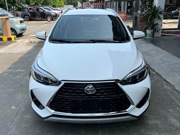 Toyota Yaris L Hatchback, 2021 — фото 2 из 9