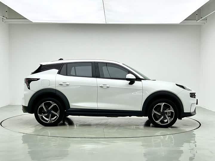 Lynk & Co 06 EM-P Hybrid, 2022 — фото 7 из 9