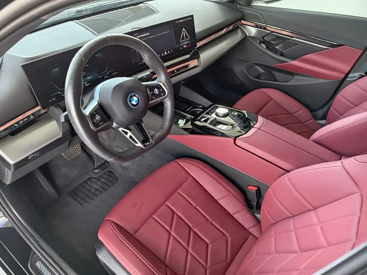 BMW i5, 2025 — фото 7 из 9