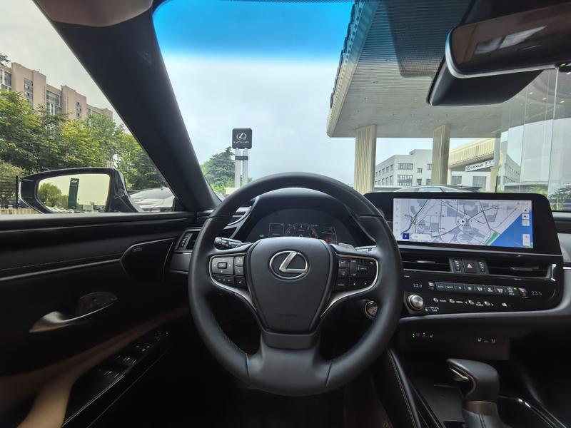 Lexus ES, 2024 — фото 10 из 12