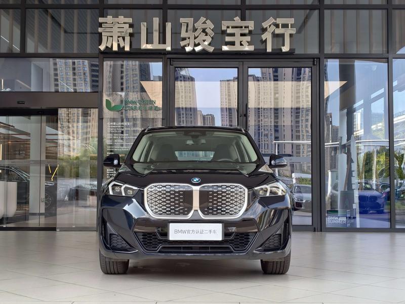 BMW iX1, 2025 — фото 2 из 12