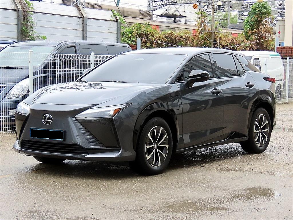 Lexus RZ, 2023 — фото 2 из 12