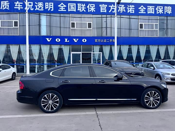 Volvo S90 Hybrid, 2023 — фото 3 из 9