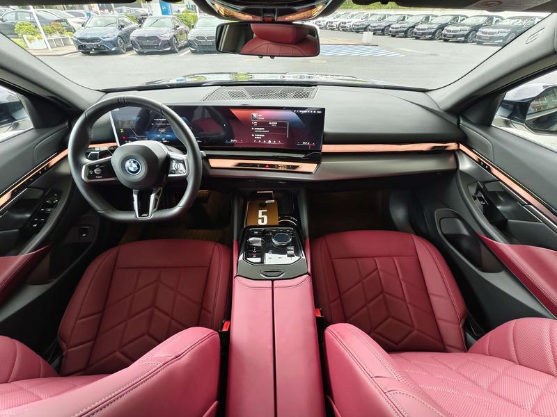 BMW i5, 2025 — фото 6 из 12