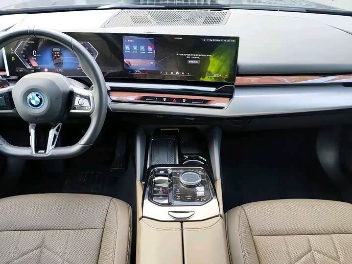 BMW i5, 2025 — фото 8 из 9