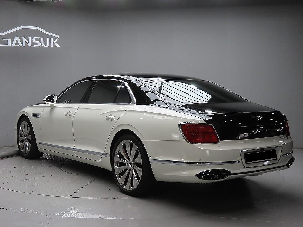 Bentley Flying Spur, 2021 — фото 3 из 12