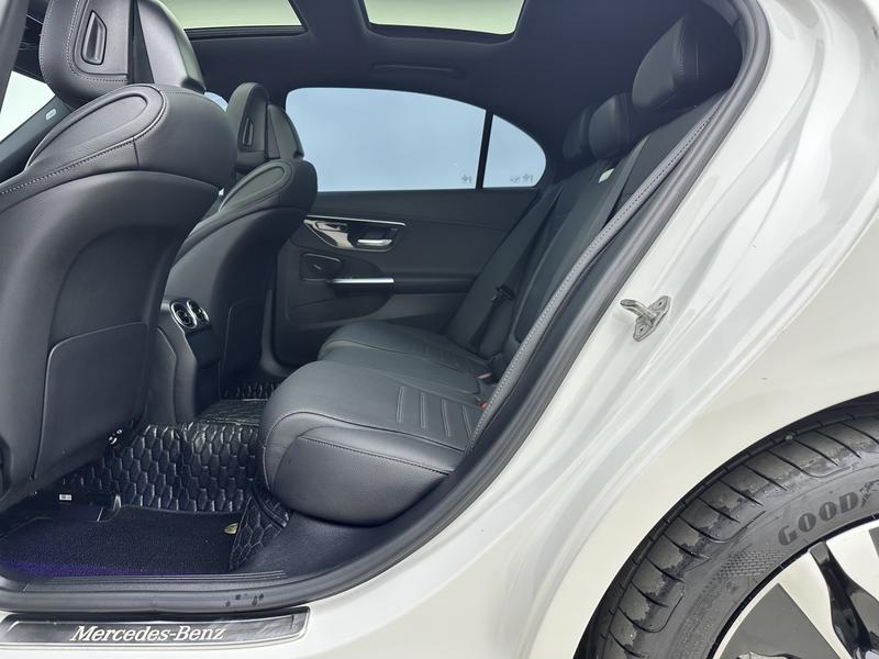 Mercedes-Benz C-Class Hybrid, 2023 — фото 12 из 12