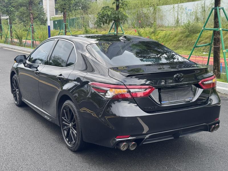 Toyota Camry, 2023 — фото 5 из 12