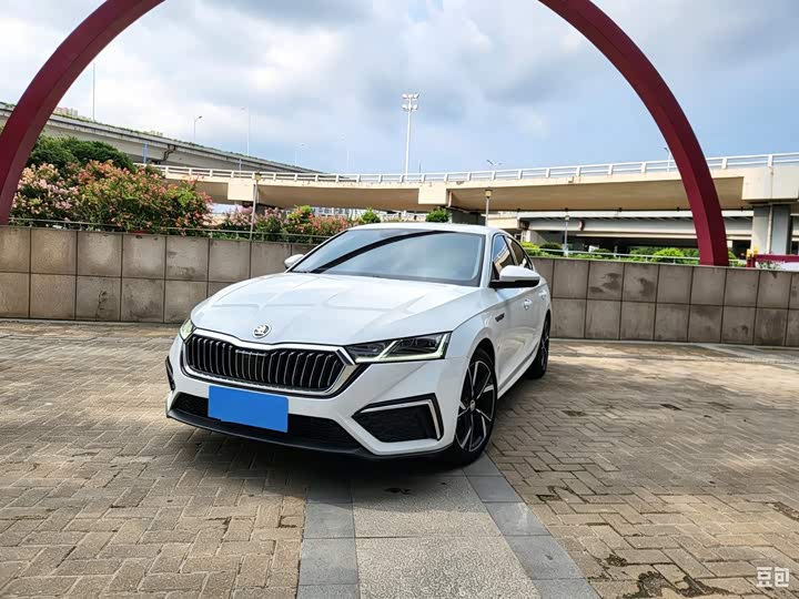 Skoda Octavia Pro, 2023 — купить в Орле под ключ