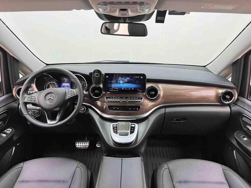 Mercedes-Benz V-Class, 2022 — фото 11 из 12