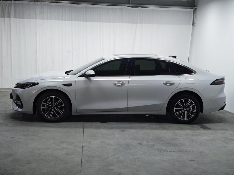 Geely Galaxy A7, 2025 — фото 4 из 12
