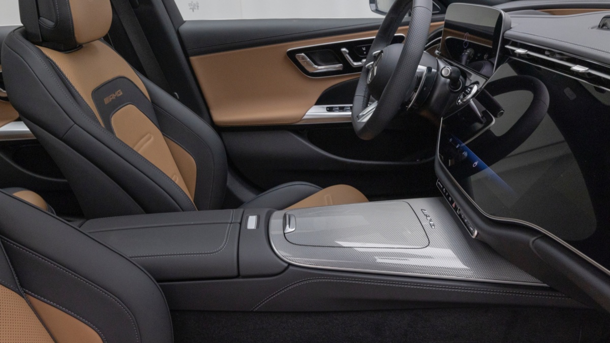 Mercedes-Benz E-Class, 2025 — фото 8 из 12