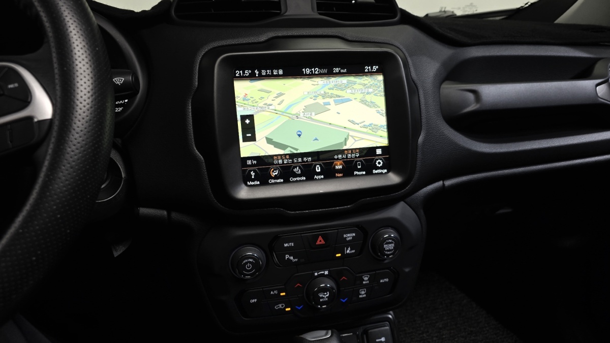 Jeep Renegade, 2023 — фото 12 из 12