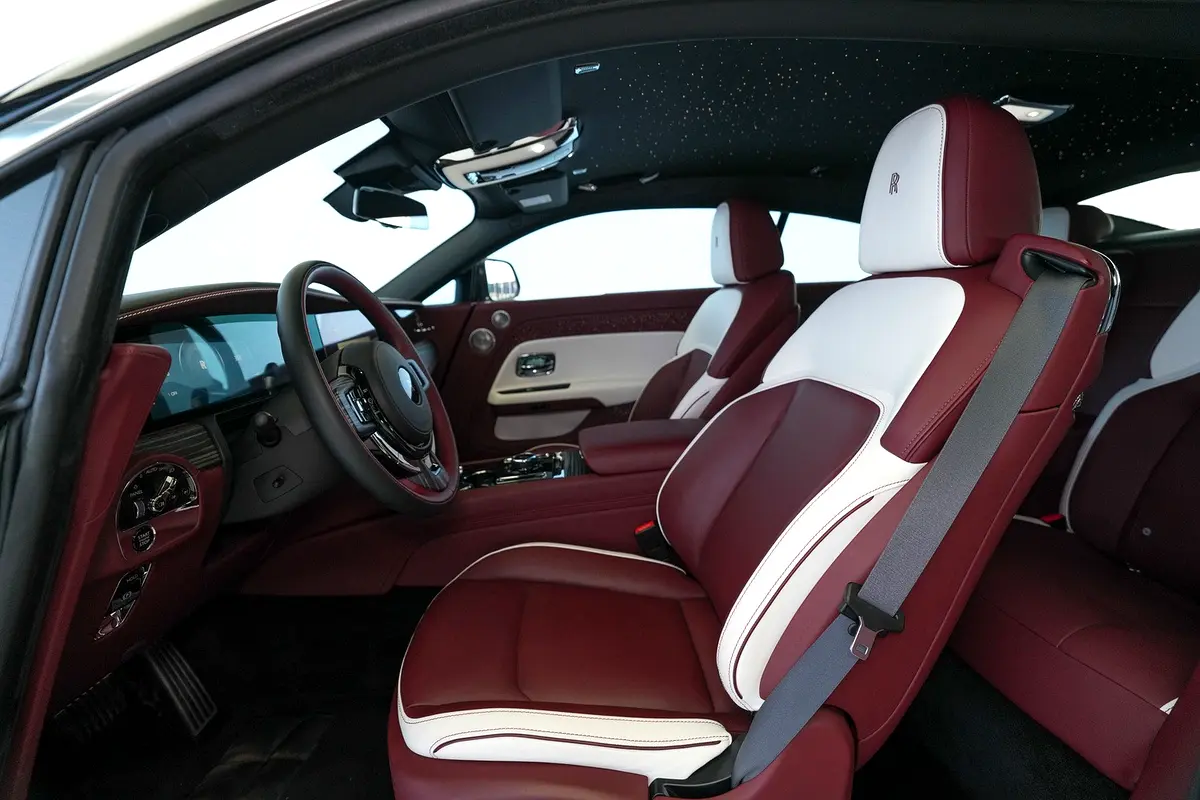 Rolls-Royce Spectre, 2025 — фото 7 из 10