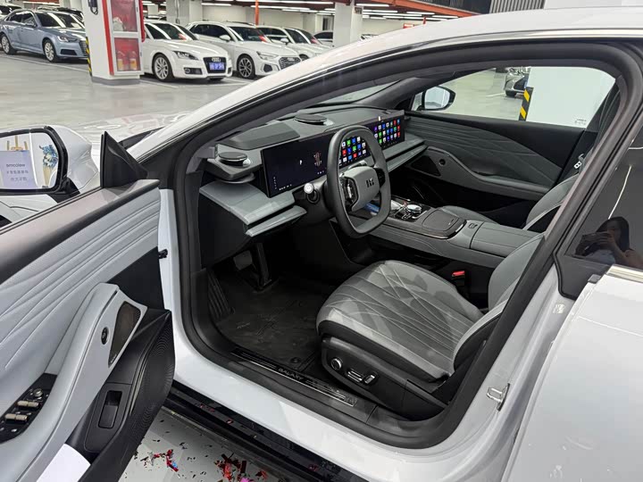 Geely Galaxy E8, 2025 — фото 7 из 9
