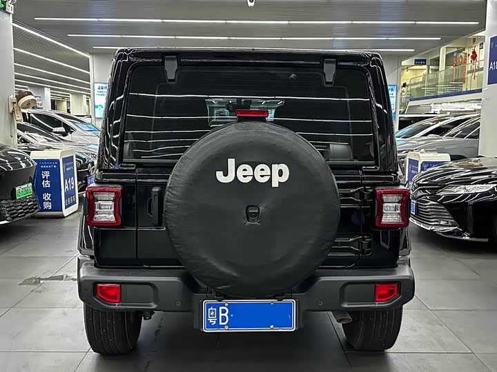 Jeep Wrangler, 2023 — фото 5 из 9