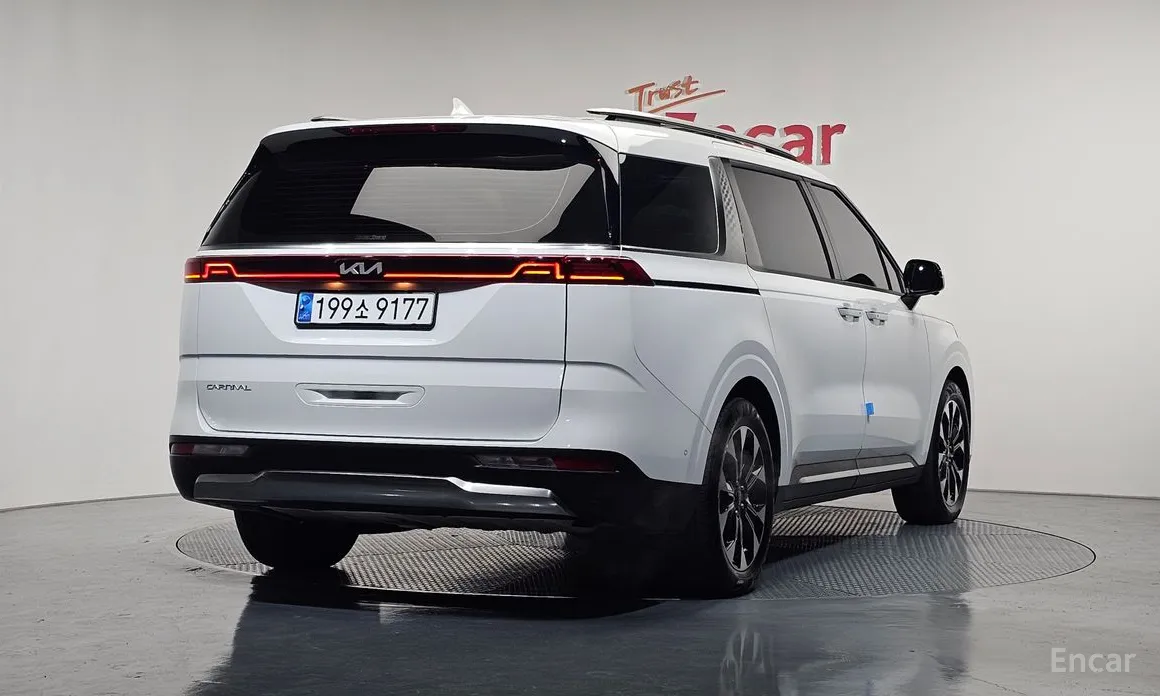 Kia Carnival, 2023 — фото 2 из 12