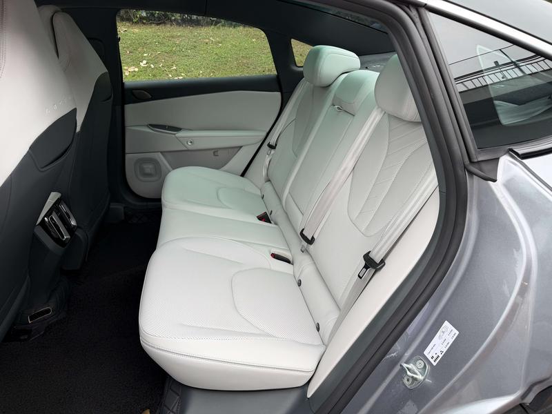BAIC Arcfox Alpha S5, 2024 — фото 10 из 11