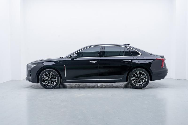 Hongqi H5 Hybrid, 2025 — фото 4 из 12
