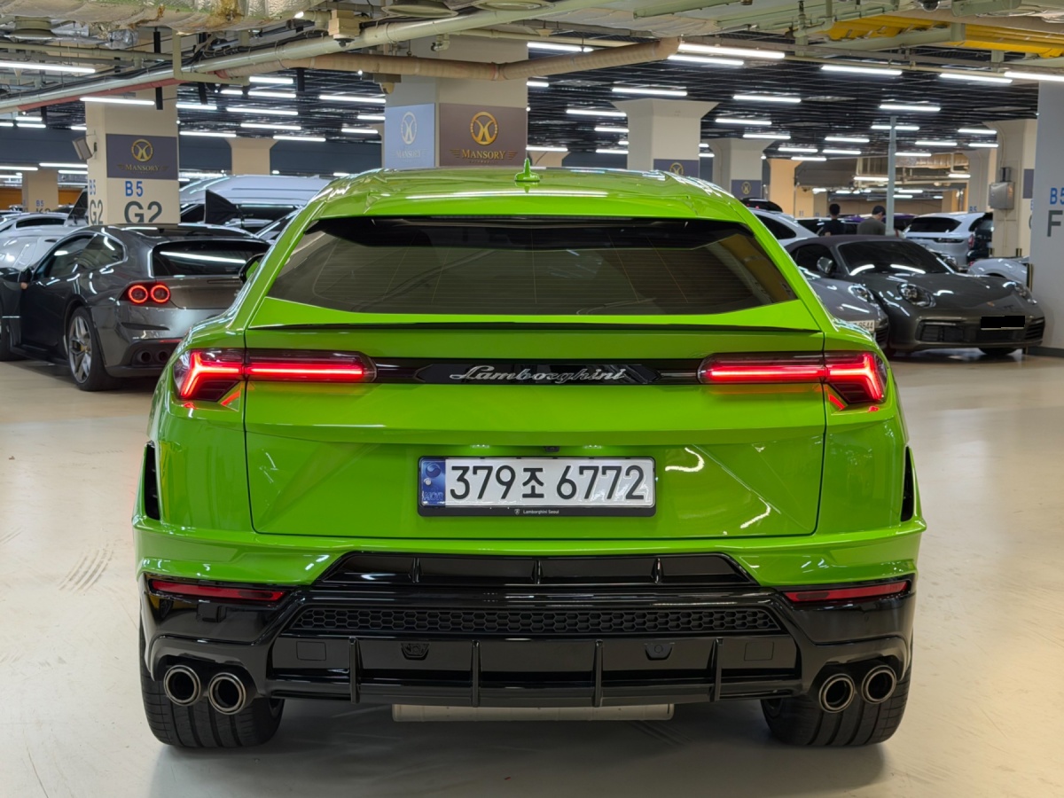 Lamborghini Urus, 2023 — фото 4 из 12