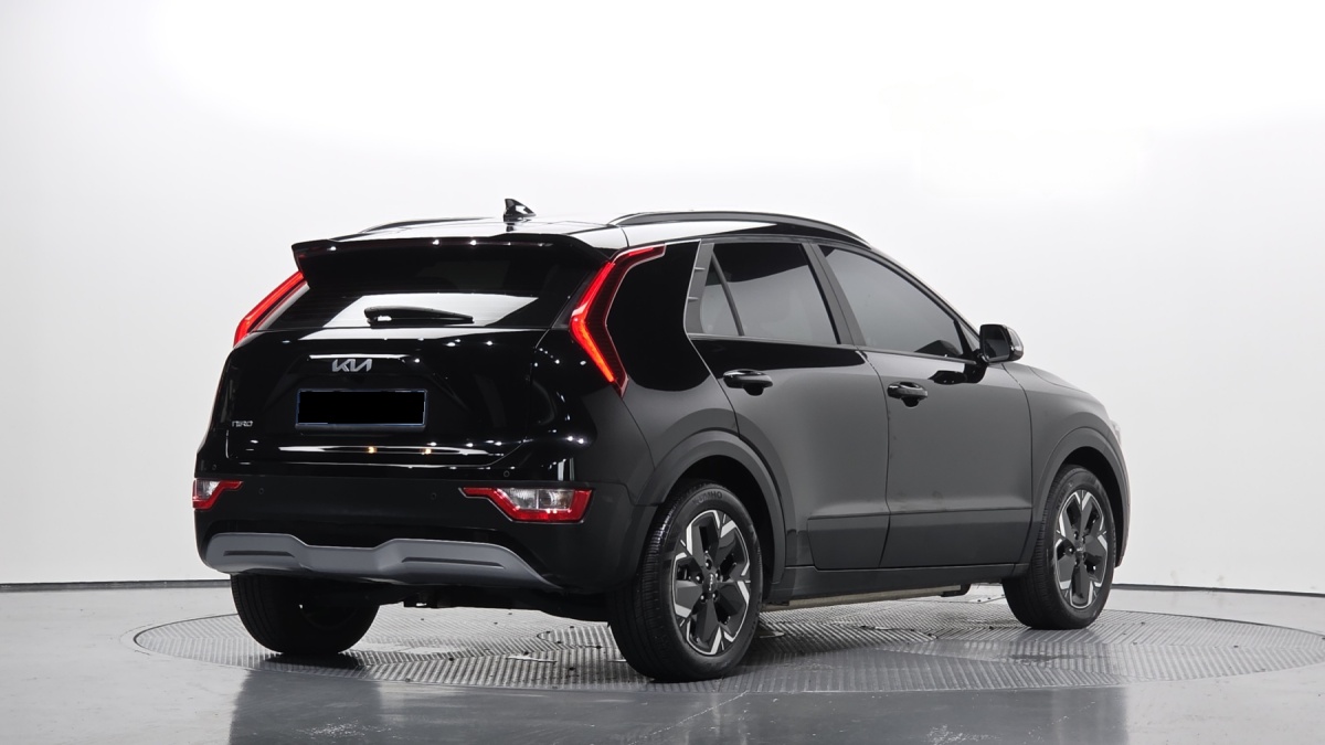 Kia Niro, 2023 — фото 2 из 12