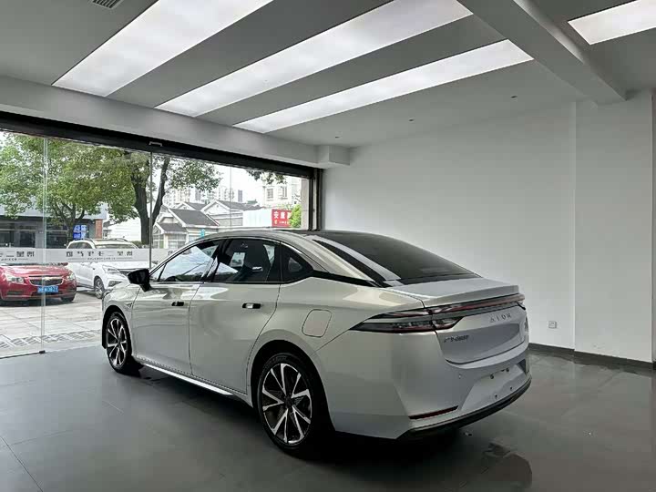 GAC Aion S Plus, 2022 — фото 7 из 9