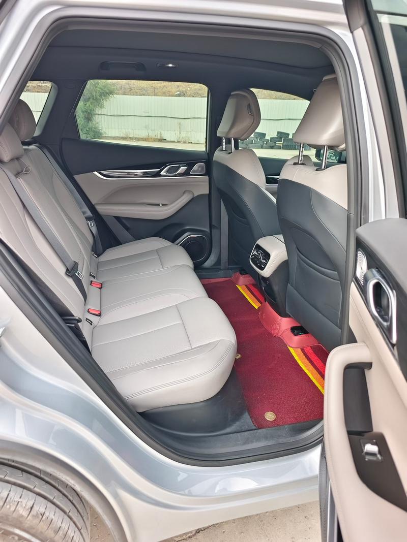 Geely Atlas L, 2025 — фото 9 из 10