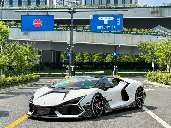 Lamborghini Revuelto, 2024 — фото 3 из 9