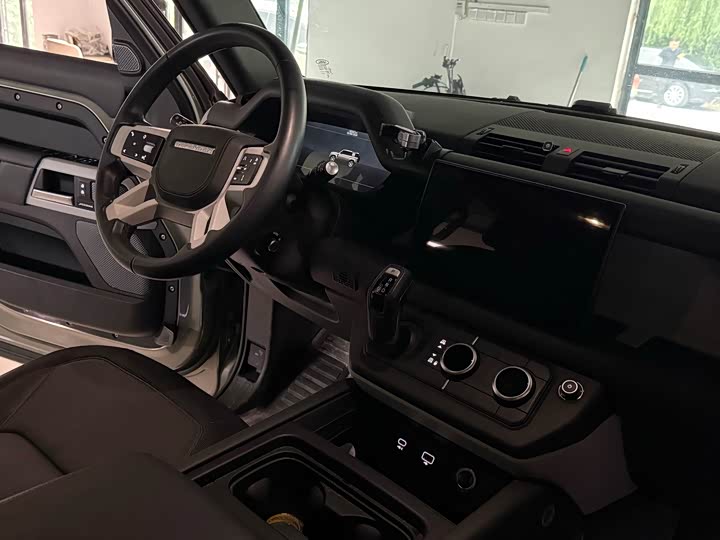 Land Rover Defender, 2023 — фото 6 из 9