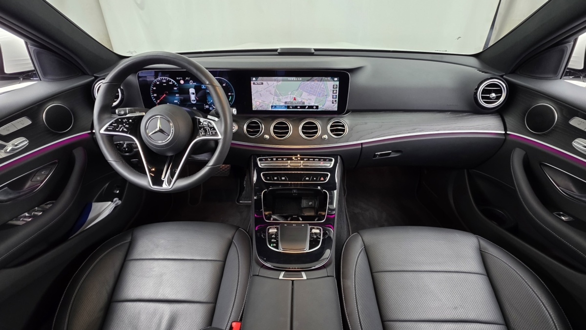 Mercedes-Benz E-Class, 2023 — фото 7 из 12