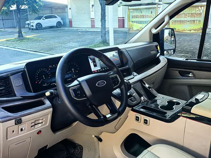 Ford Tourneo, 2023 — фото 7 из 12