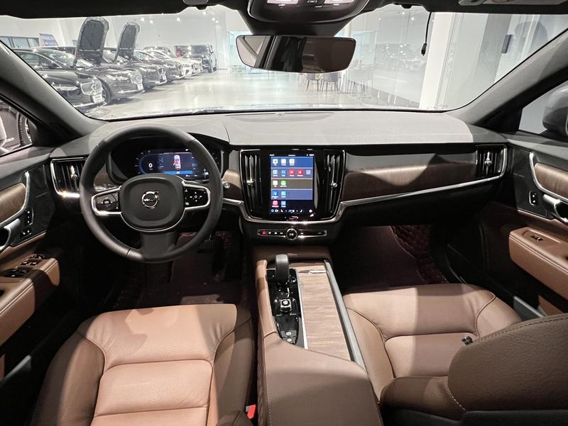 Volvo V90, 2025 — фото 8 из 12
