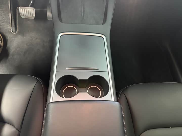 Tesla Model Y, 2023 — фото 7 из 9