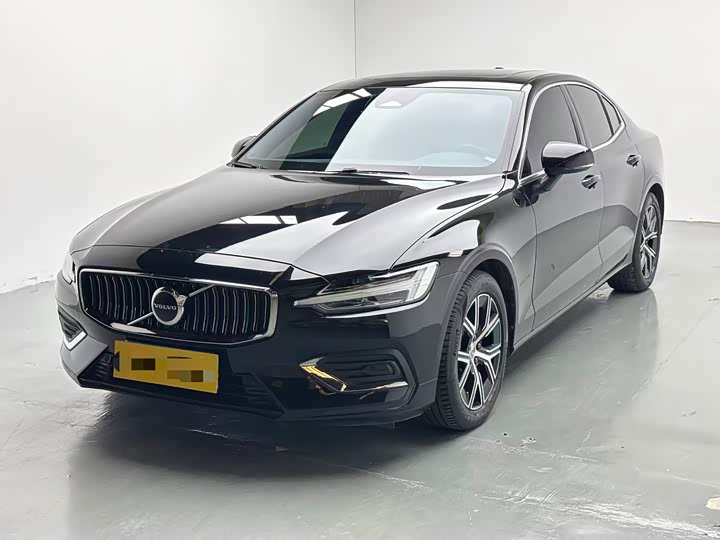 Volvo S60, 2023 — купить в Белгороде под ключ