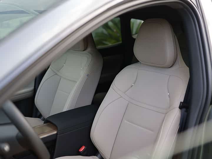 Volvo XC70 Hybrid, 2026 — фото 4 из 9