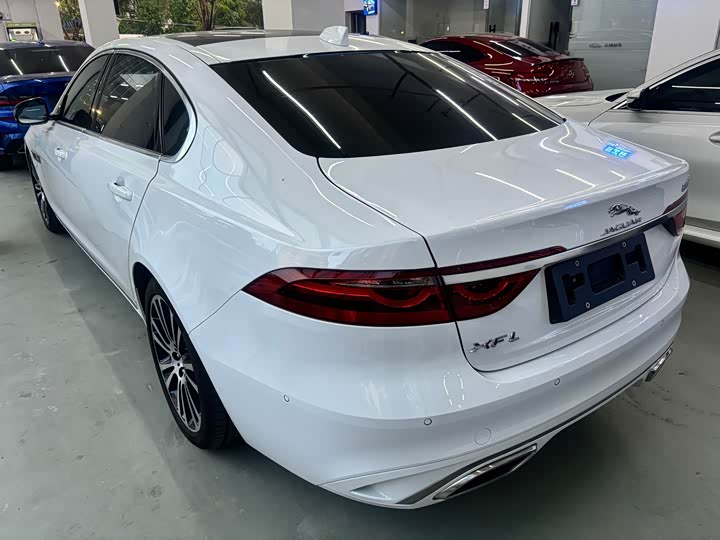 Jaguar XF L, 2023 — фото 4 из 9