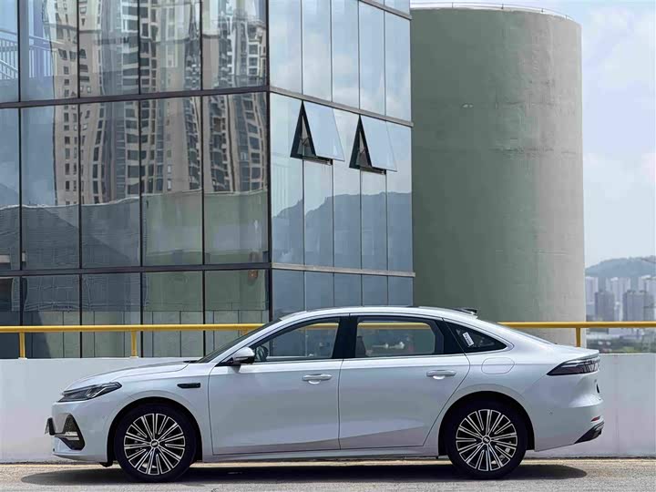 Geely Galaxy A7, 2025 — фото 8 из 9