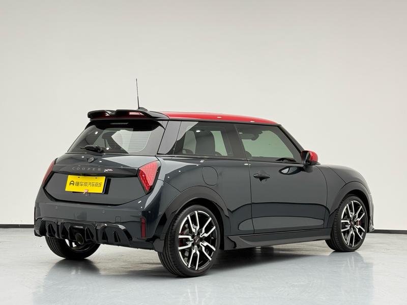 Mini Mini JCW, 2024 — фото 7 из 12