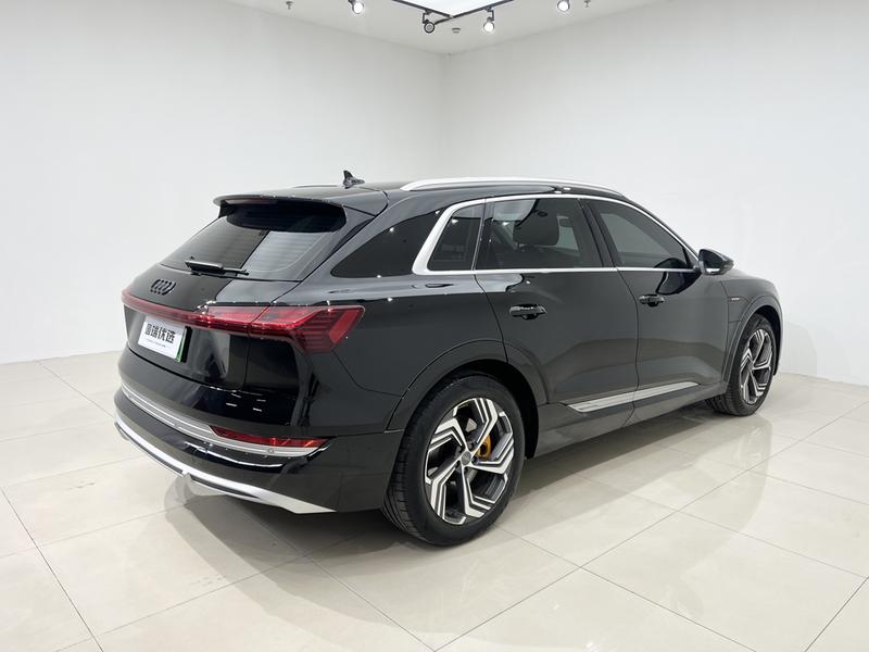 Audi e-tron, 2021 — фото 6 из 12