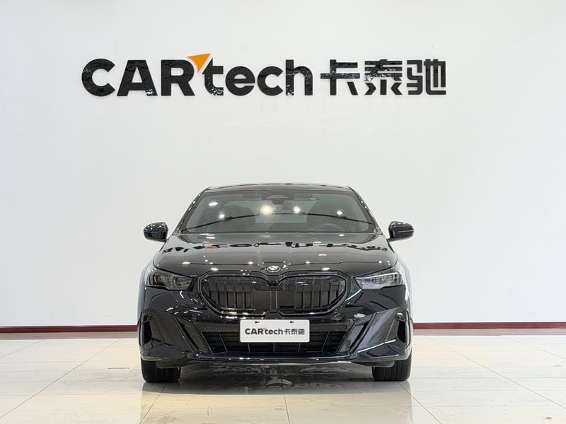 BMW 5 Series, 2025 — фото 2 из 12