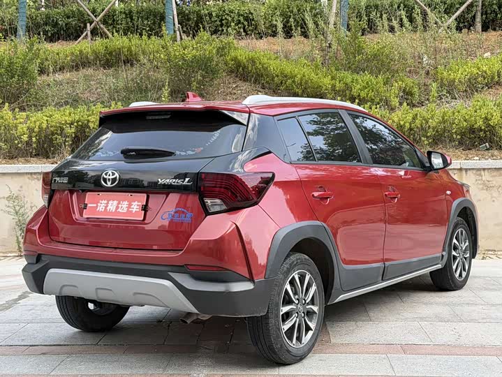 Toyota Yaris L Hatchback, 2022 — фото 3 из 9