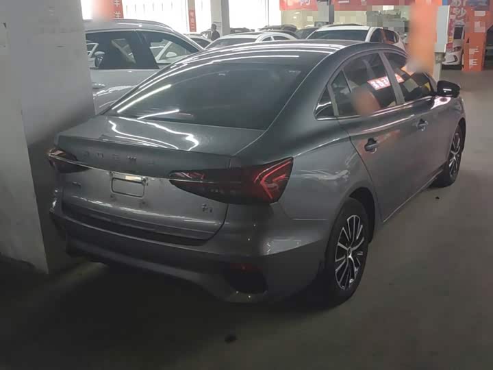 Roewe i5, 2022 — фото 7 из 9