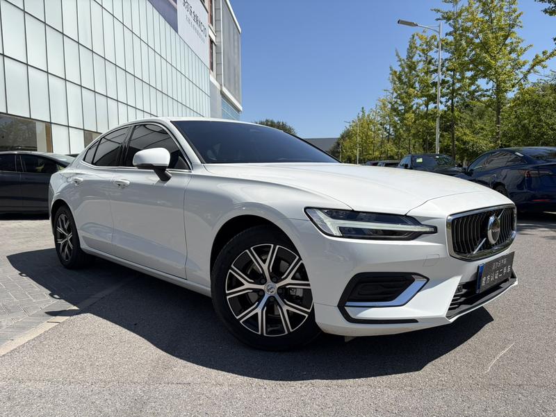 Volvo S60, 2026 — фото 3 из 11