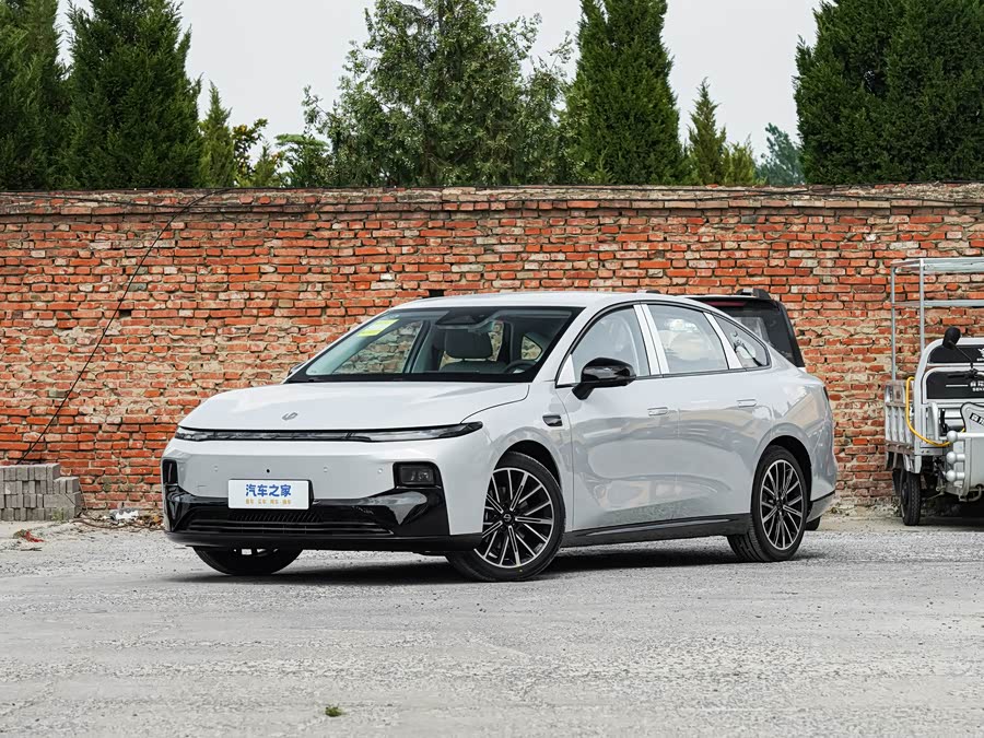Leapmotor B01, 2026 — купить в Санкт-Петербурге под ключ