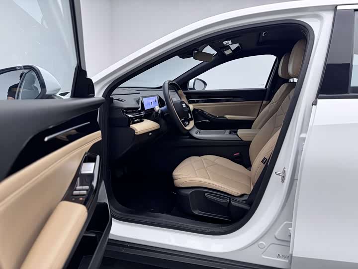 Geely Galaxy L6, 2023 — фото 9 из 9