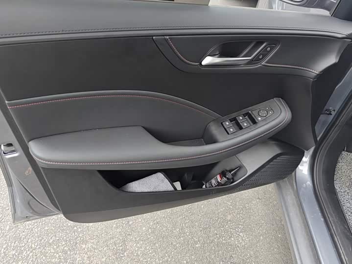 Roewe i5, 2025 — фото 7 из 9