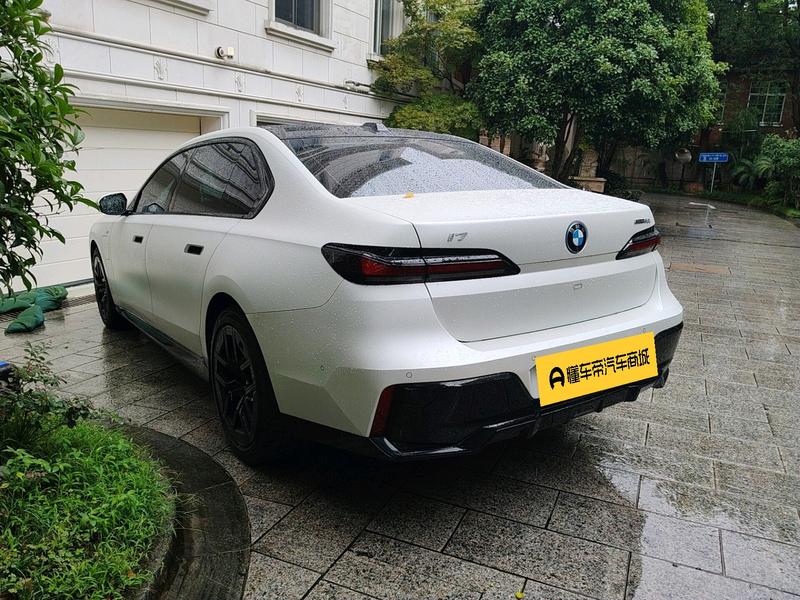 BMW i7, 2023 — фото 4 из 12
